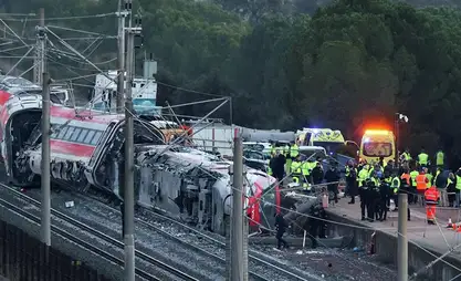 ارتفاع عدد قتلى حادث القطار في إسبانيا إلى 42 شخصًا