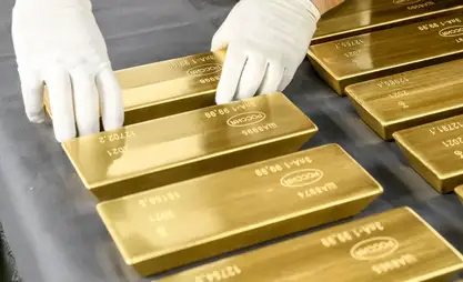 انخفاض أسعار الذهب والنفط