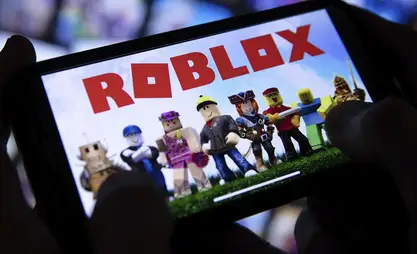النائب يقترح تقييد وصول الأطفال إلى الألعاب الإلكترونية Roblox وMinecraft