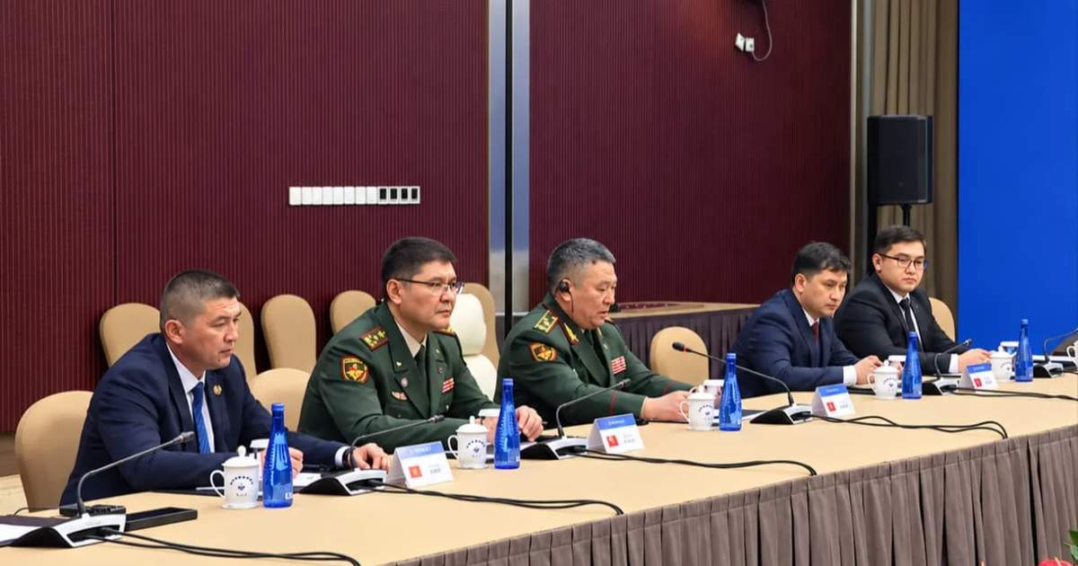 قرغيزستان والصين تبحثان تعزيز التعاون الدفاعي في منتدى بكين