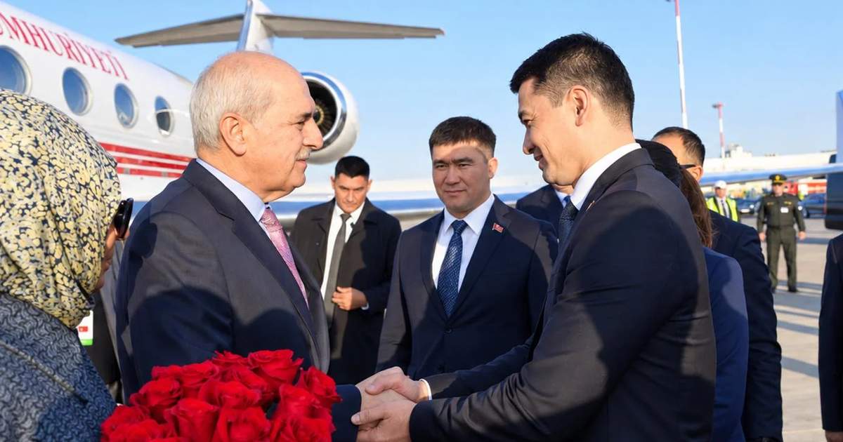 رئيس الجمعية الوطنية الكبرى التركية يصل إلى قرغيزستان