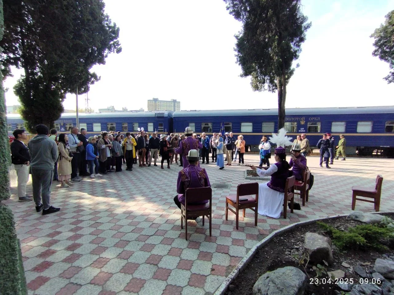 {{ item.title }}